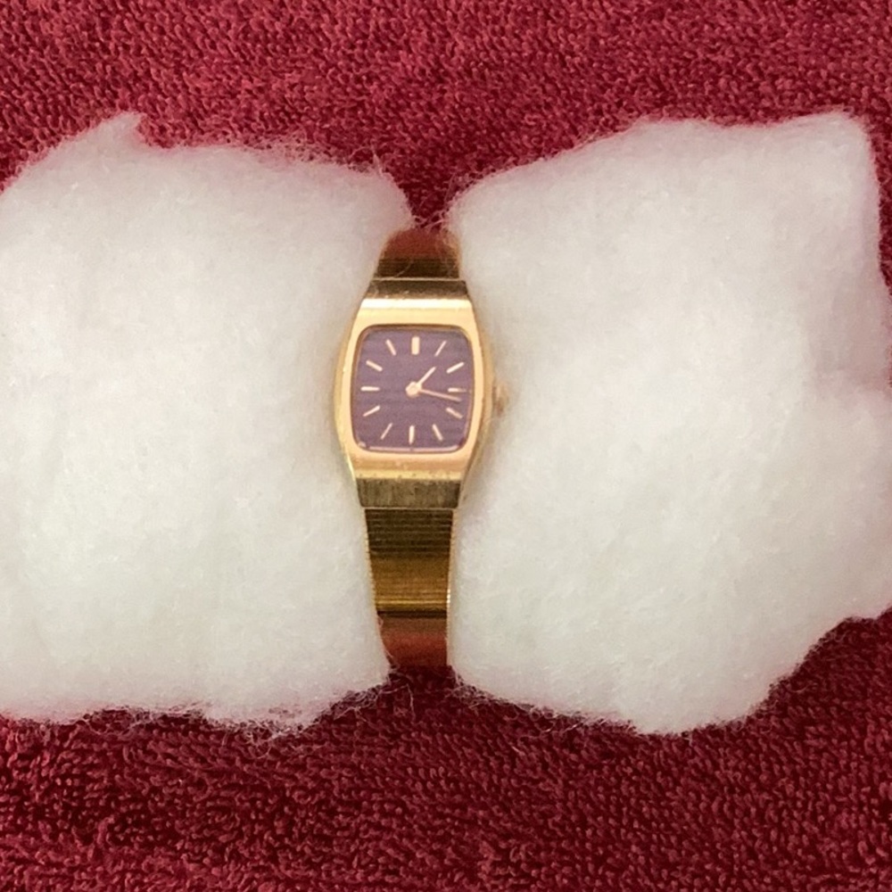 Seiko Quartz Goldtone Ladies Watch-Pre-owned, Working Condition